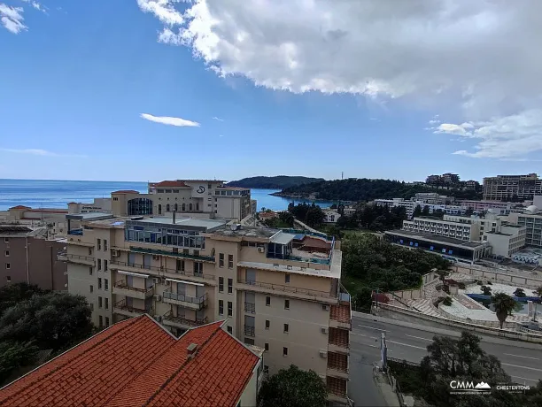 Penthouse in new building in Becici near the sea