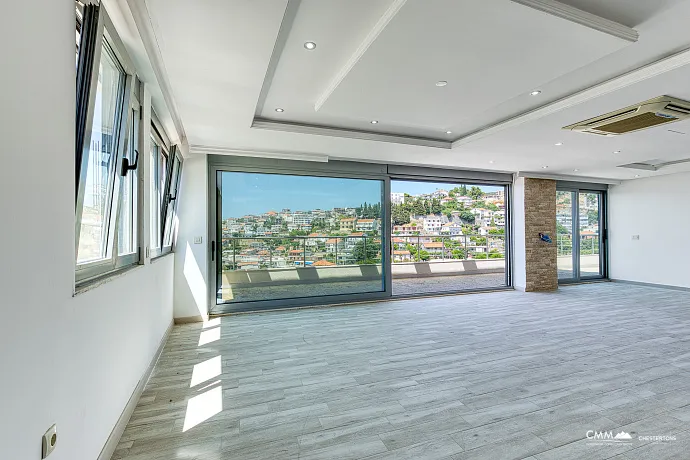 Penthouse in Ulcinj with sea view