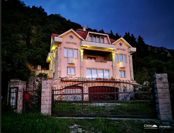 Villa in Rustovo with 5 Bedrooms, 392 m²