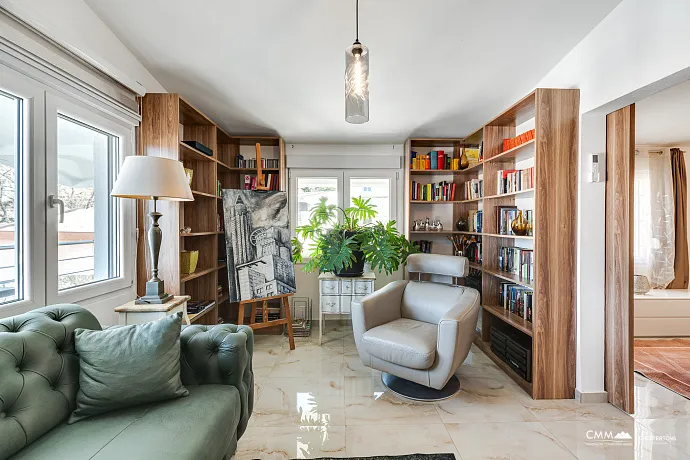 Two-storey spacious house in Sutomore