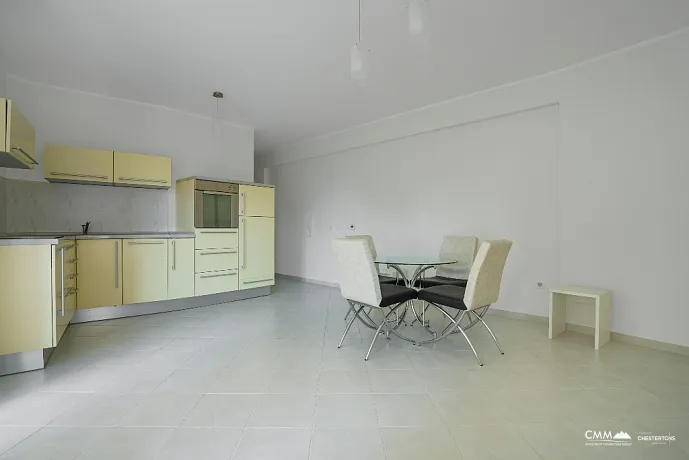 Spacious apartment in Rafailovici