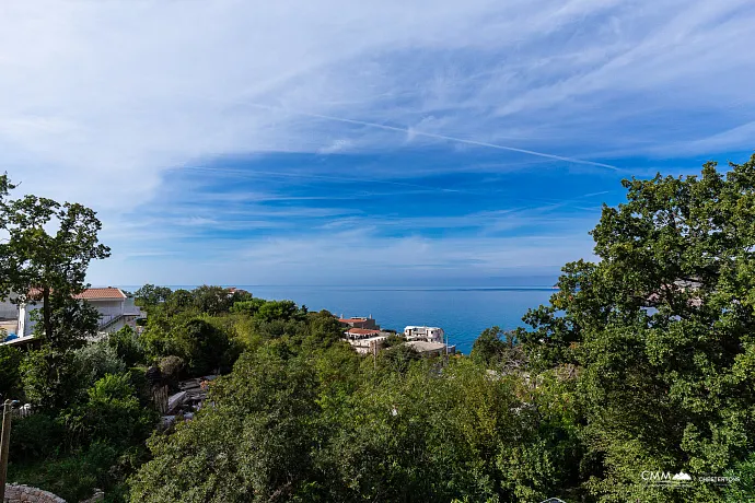 House with a terrace and sea view in Bar
