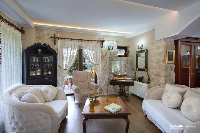 Luxurious villa in Prcanj