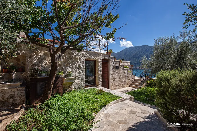 Luxury Villa with Panoramic Sea View – Elegance and Comfort Combined