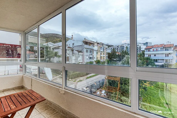 Apartment with 2 bedrooms in Bečići