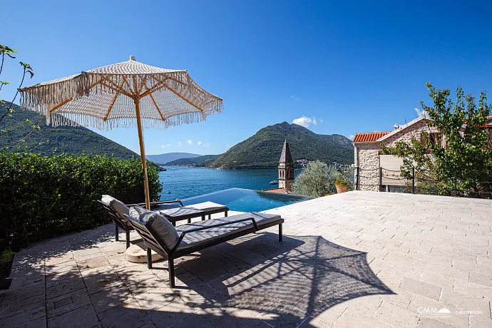 Luxury Villa with Panoramic Sea View – Elegance and Comfort Combined