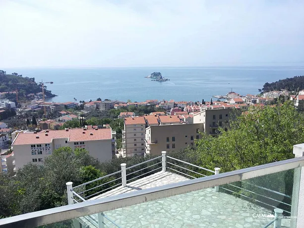 Apartment with sea view in Petrovac