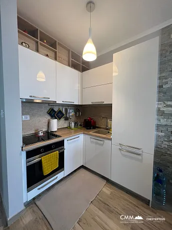 Stylish 2-Bedroom Apartment Just Steps from the Sea