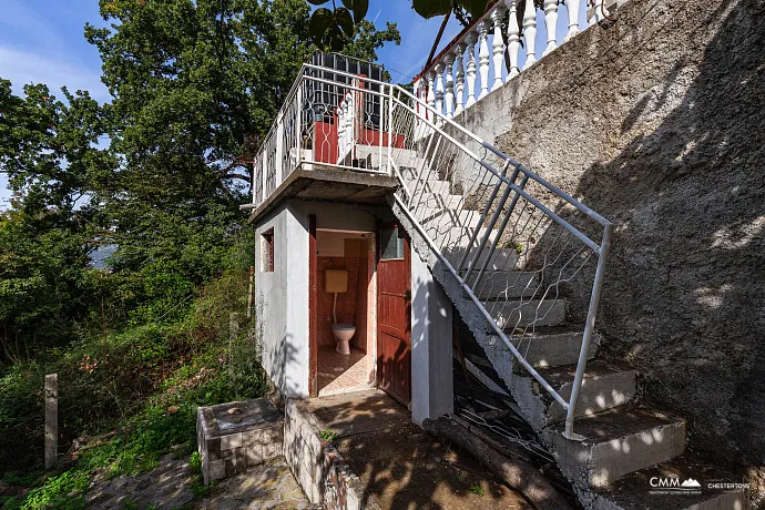 House with a terrace and sea view in Bar