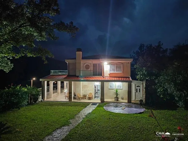 Two-story house with a sea view near Budva