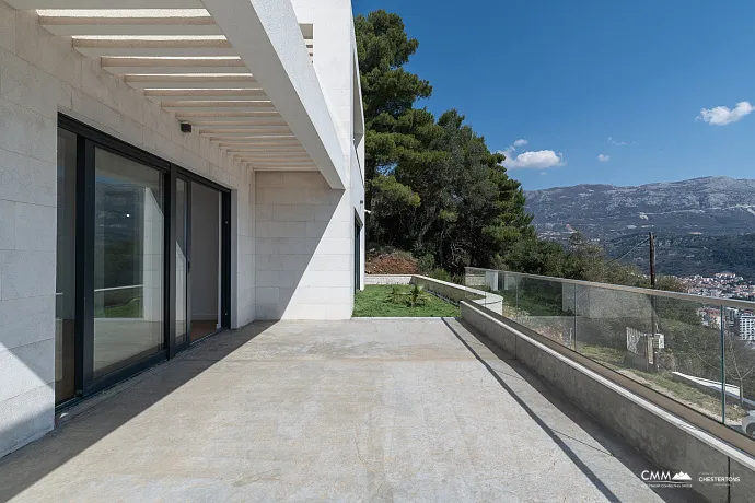 Luxury Newly Built Villa with Panoramic Sea Views – Budva