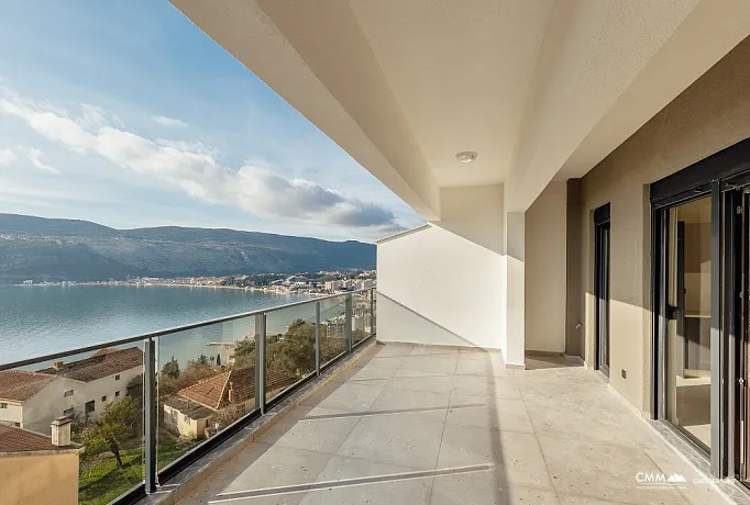 Apartments in complex with swimming pool in Herceg Novi