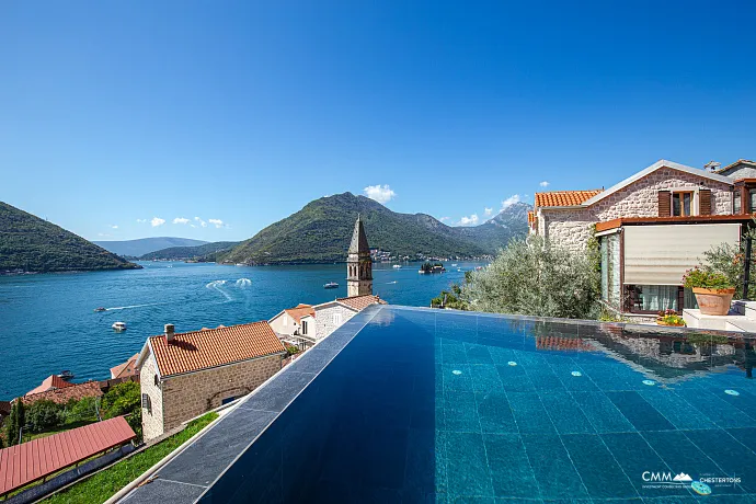 Luxury Villa with Panoramic Sea View – Elegance and Comfort Combined