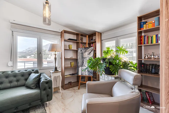 Two-storey spacious house in Sutomore