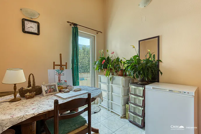 A townhouse wiht mountine view in Budva
