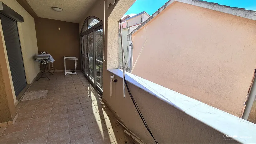 House in a quiet area of ​​Budva overlooking the sea.