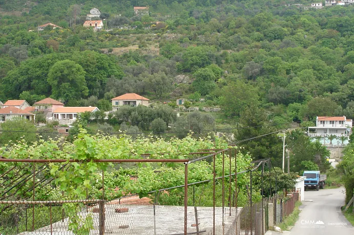 Land in Kotor