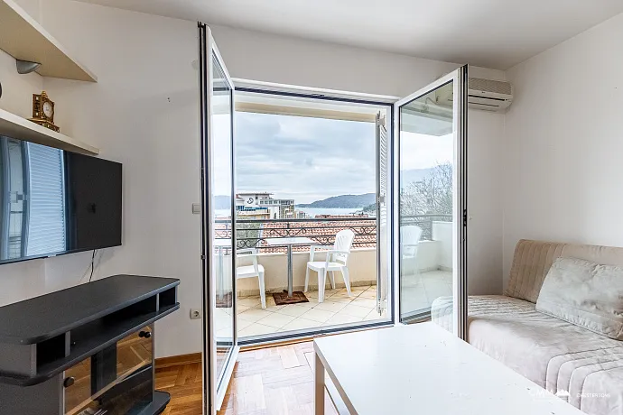 Spacious 64 m² Apartment with Sea View in Bečići