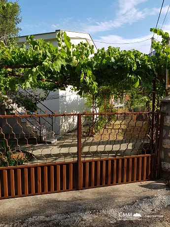 House in Dobra Voda 100m²