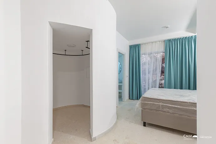 Luxurious villas in the PURE MANSIONS complex