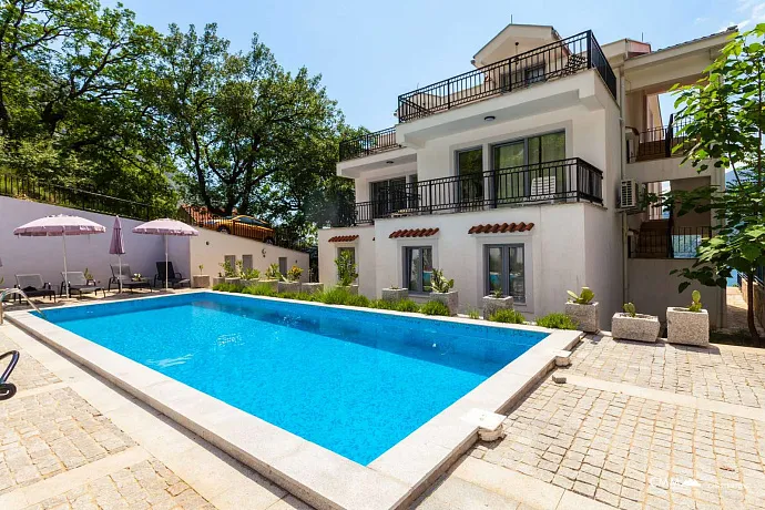 Apartment in Risan 
