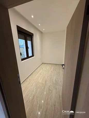 Renovated apartment in Tivat, 78 m²