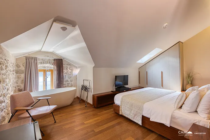 Luxury Villa with Panoramic Sea View – Elegance and Comfort Combined
