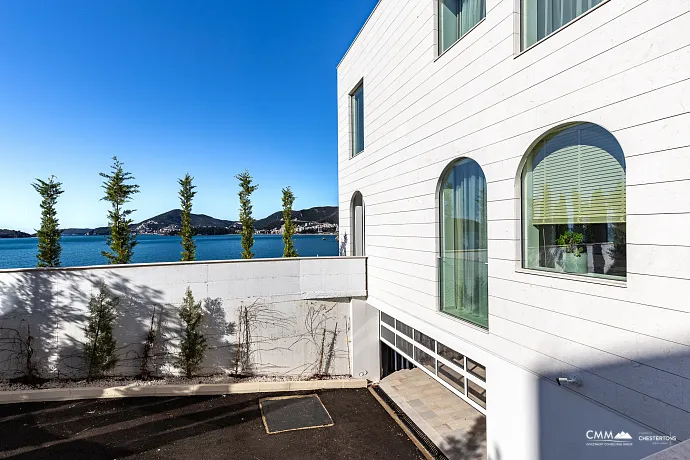 Luxurious villas in the PURE MANSIONS complex