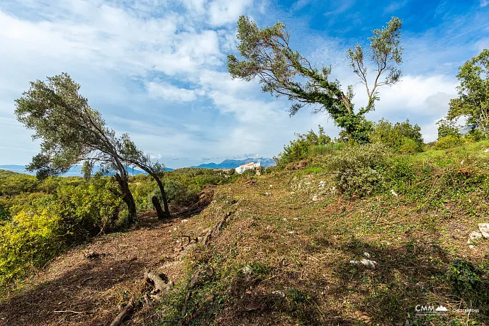 Plot for sale in Reževići, 975 m²