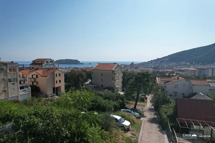 A plot of 261m² in Budva