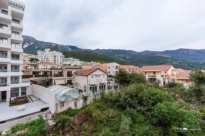 Modern Studio Apartment with a Stunning View of Nature