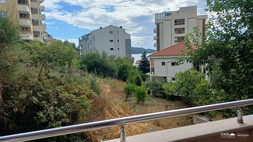Spacious  1-Bedroom Apartment in Rafailovići