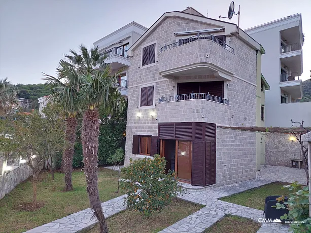 House of 250m2 40 meters from the sea