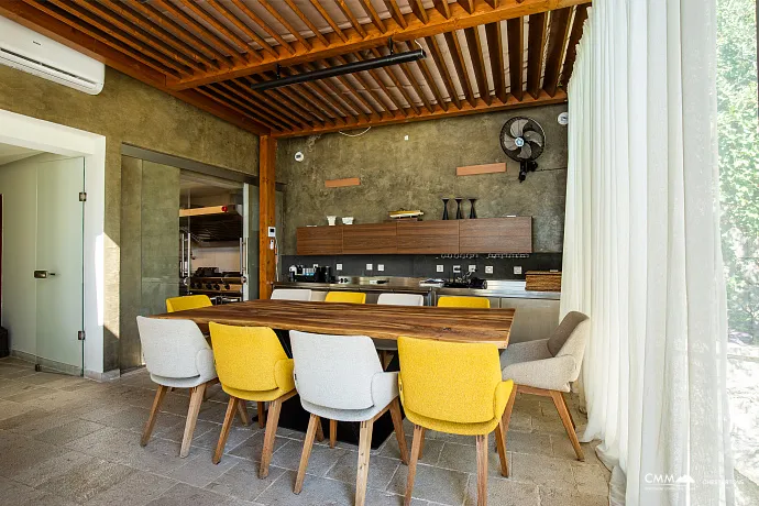 Luxury Villa with Panoramic Sea View – Elegance and Comfort Combined