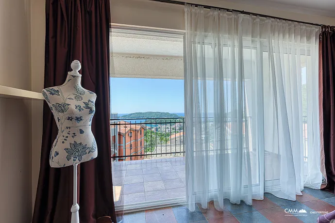 Sea view villa in Becici