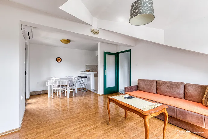 One-Bedroom Apartment in Budva – Sea View