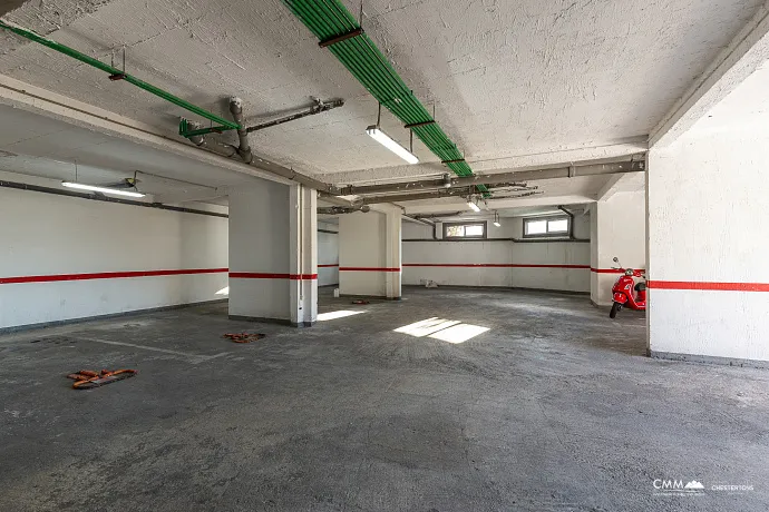 One-bedroom apartment with a garage and panoramic sea view