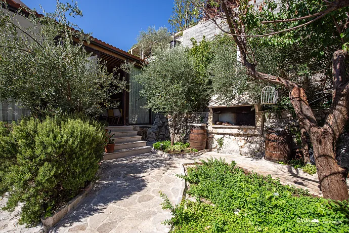 Luxury Villa with Panoramic Sea View – Elegance and Comfort Combined
