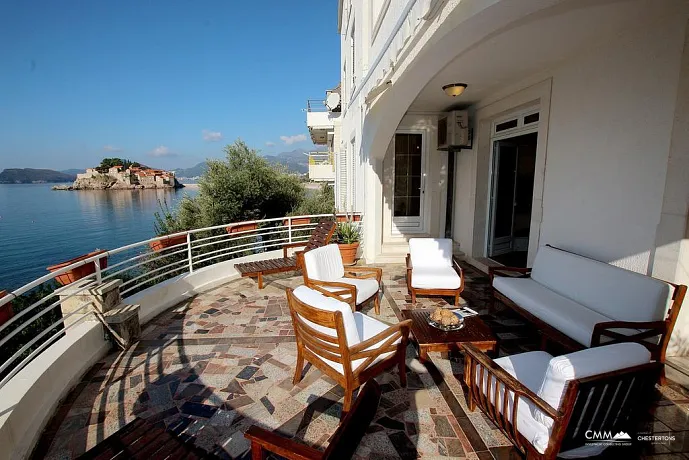 Four-storey villa in Sveti Stefan