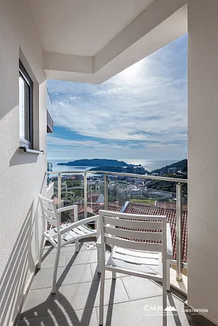 Beautiful apartment in Becici with a sea view