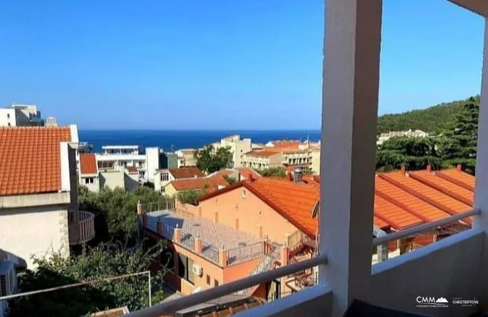 Apartment with sea view in the center of Petrovac