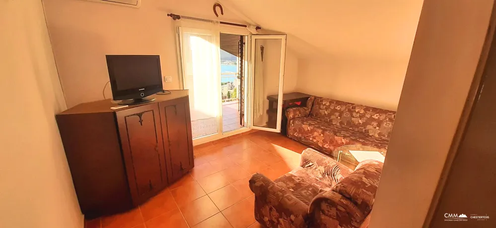 Spacious 85m2 apartment with 3 bedrooms and sea view in Herceg Novi