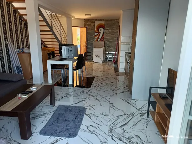 Studios and apartments with two bedrooms in Markovichi with sea views