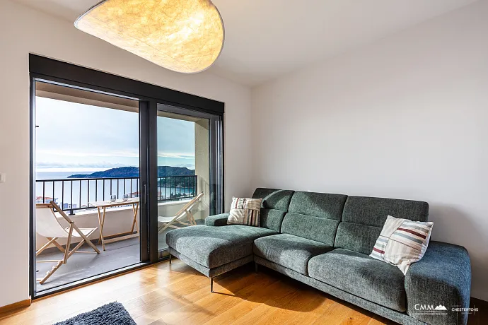  luxurious two-bedroom apartment with a sea view in Bečići.