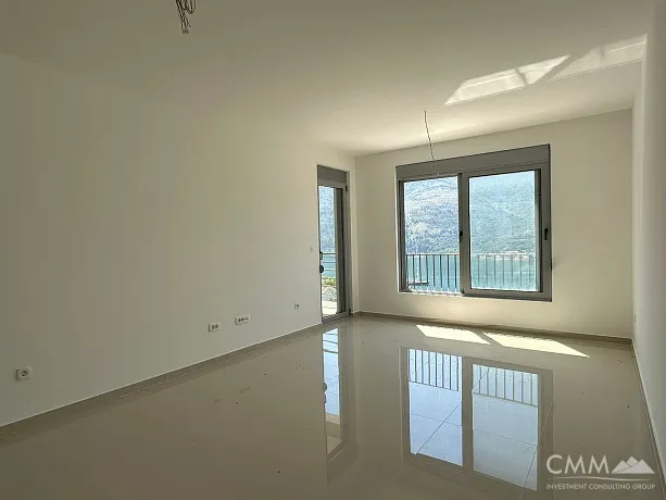 Two-bedroom apartment in Dobrota, 74 m²