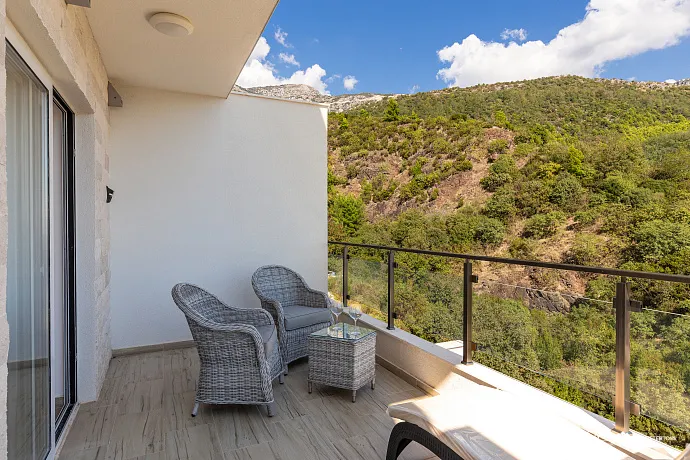 Luxury Two-Bedroom Apartment 66 m² with Panoramic Sea View