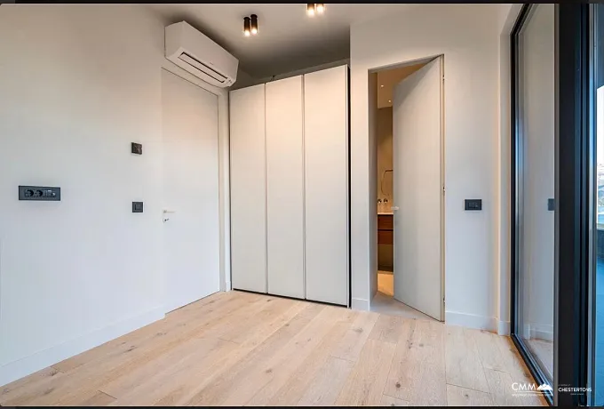 Three-bedroom apartment in Budva with a stunning view