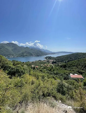 Urbanized plot in Herceg Novi with a sea view 