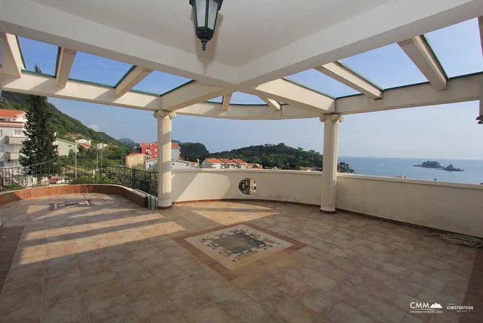 Villa with pool in Petrovac