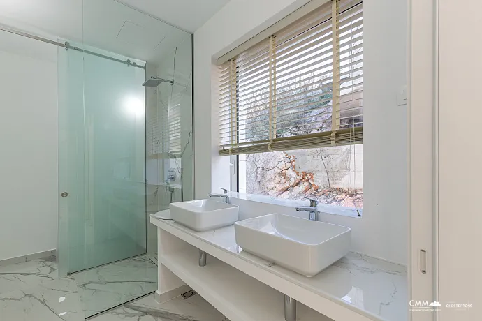 Luxurious villas in the PURE MANSIONS complex